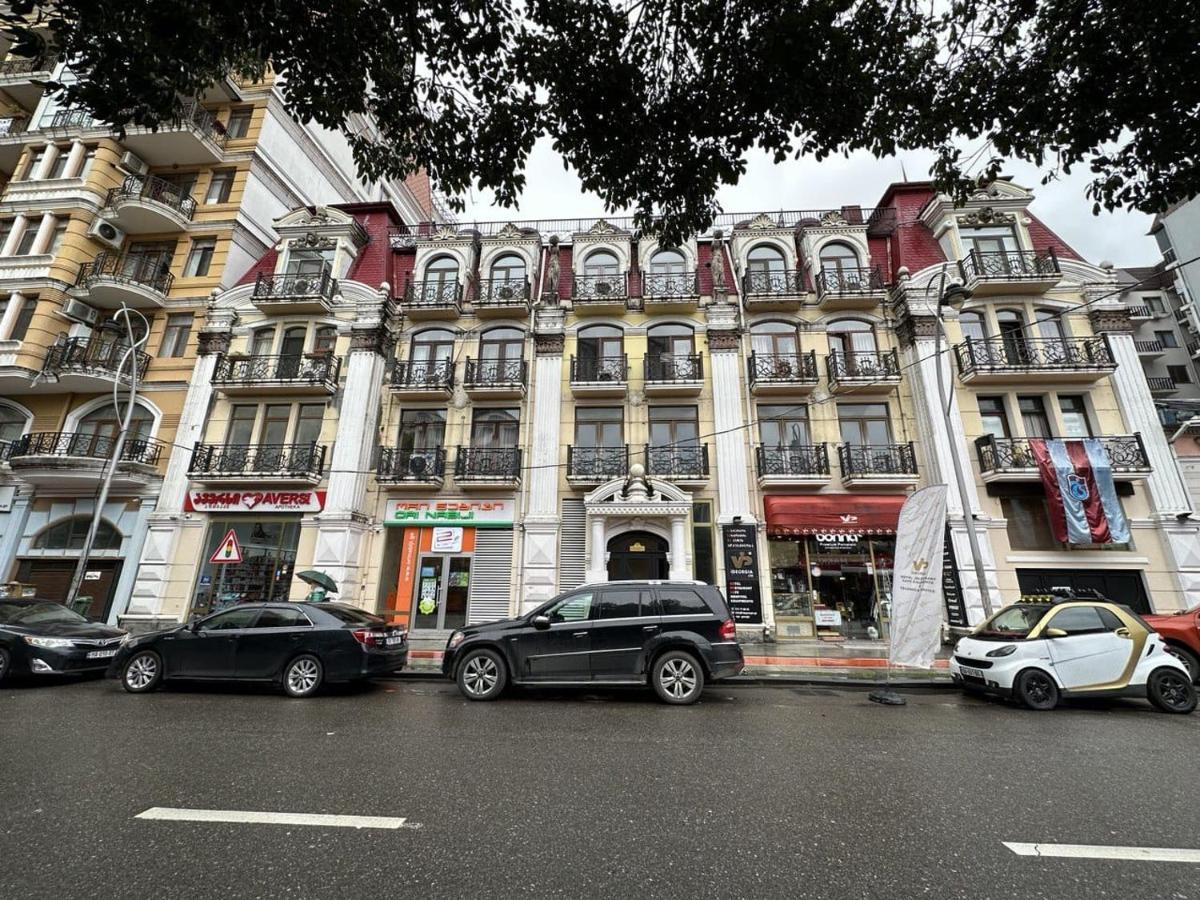 Tavdadebuli Apartament Batumi